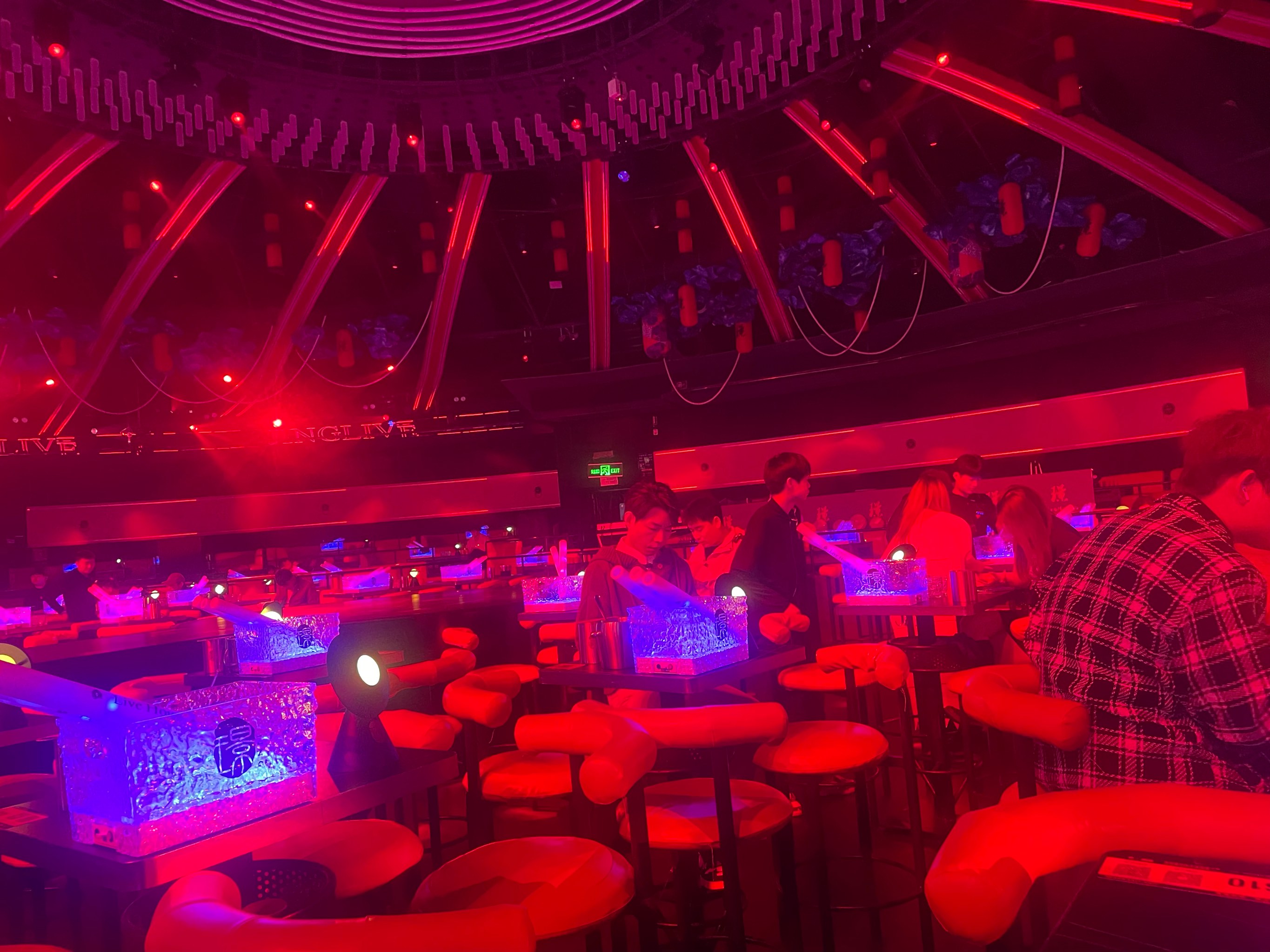 延安商务KTV与片场的区别-富县ktv预定